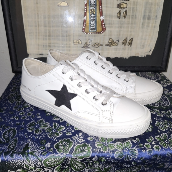 Vintage Havana Shoes - Vintage Havana White Sneakers Black Star Cheetah Print Lace Up